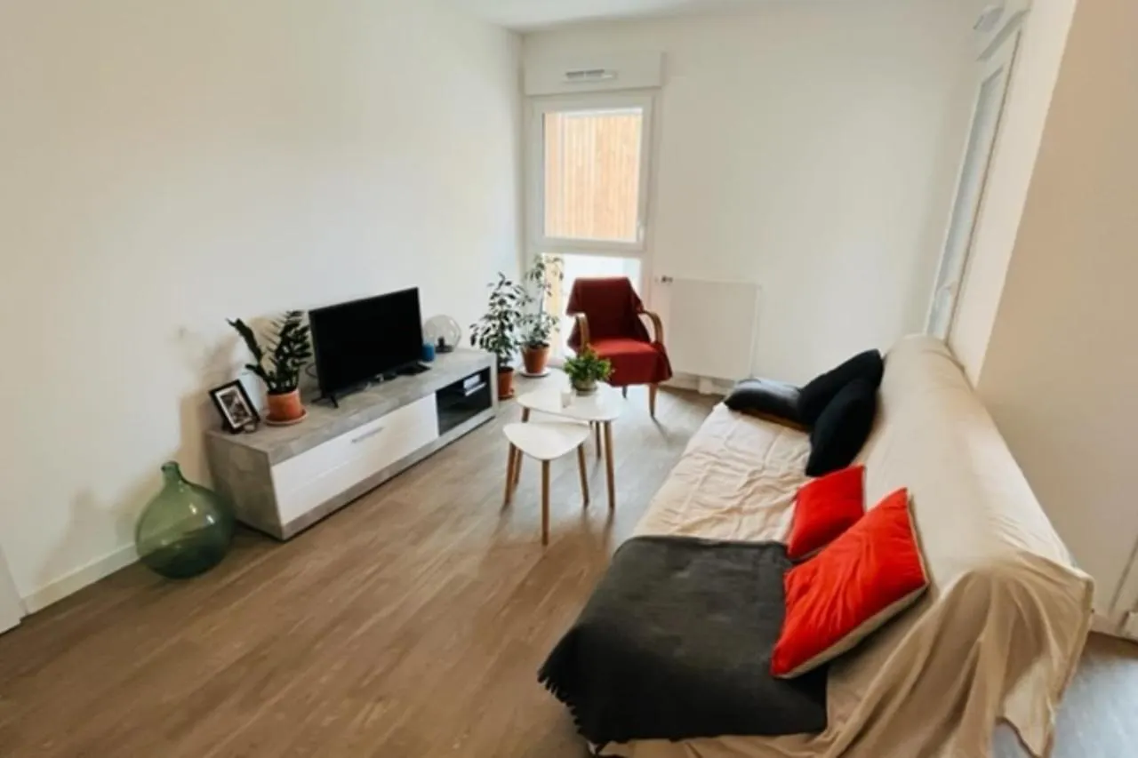 Bright Apt With Balcony For 4 People In Vannes! Apartment